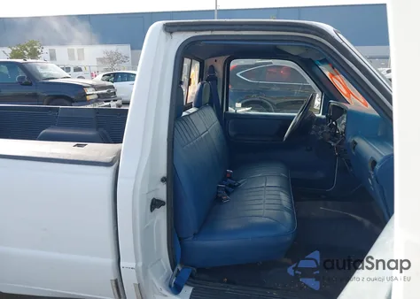 1993 Ford Ranger z USA, uszkodzony, nr VIN 1FTCR10UXPTA33074